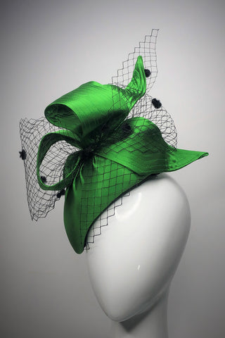 Handmade face hugging hat - AGAATI