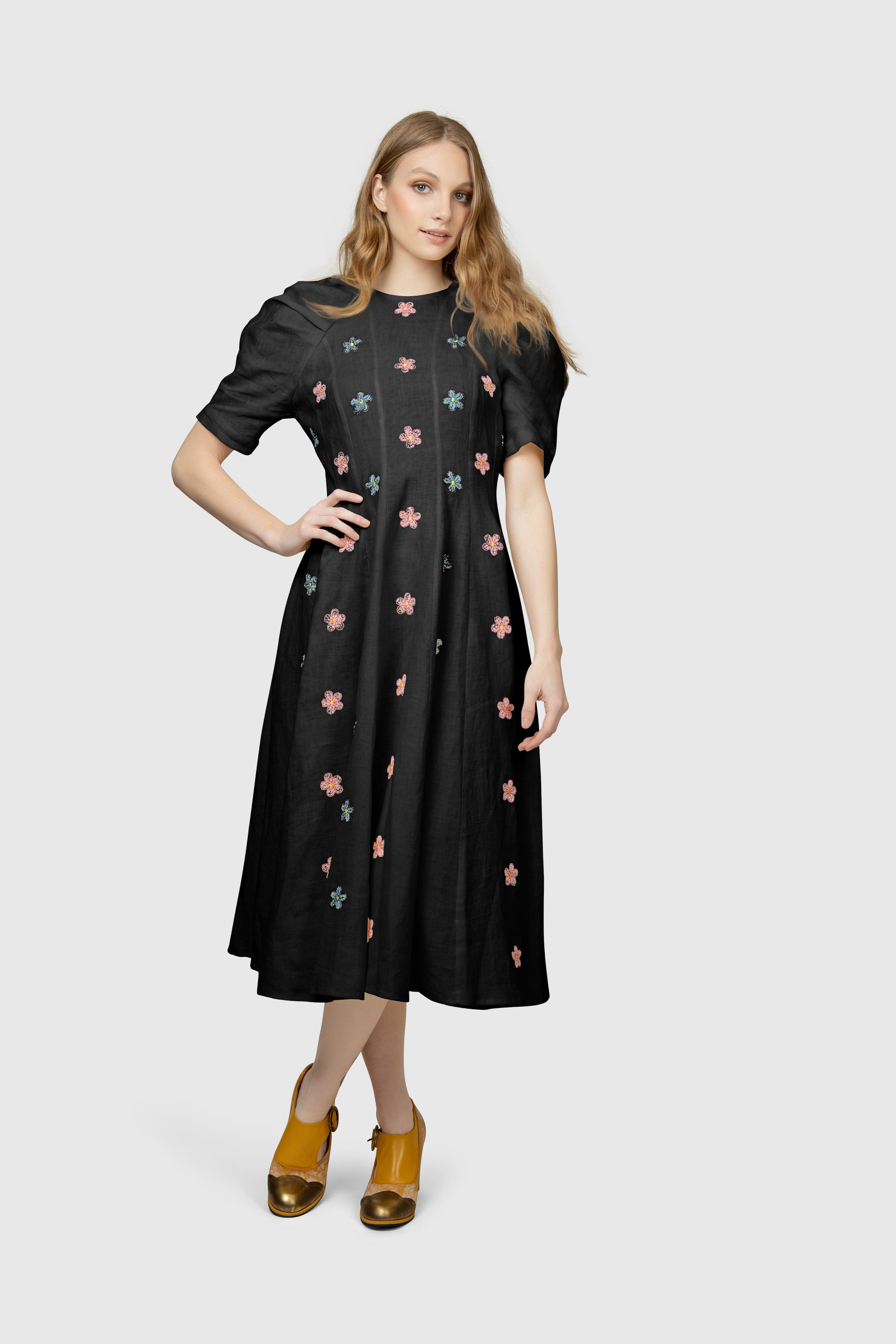 Floral Shower Embroidered Linen Black Dress L Floral Shower Embroidered Linen Black Dress L